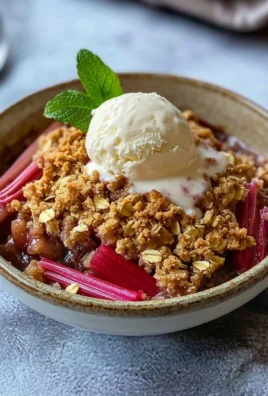 Easy Rhubarb Crisp