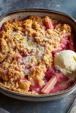 Old-Fashioned Rhubarb Crumble