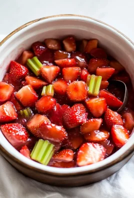 Strawberry Rhubarb Pie Filling (2 Ways: No-Cook and Easy 5 Minute Cooked Recipe)